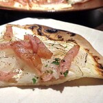 Bistro Refectorium - タルトフランベ（取り分けました）