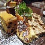 Bistro Refectorium - スペシャルデザートの盛り合わせ