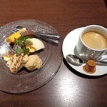 Bistro Refectorium - スペシャルデザートの盛り合わせ ＆ コーヒー