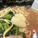 武蔵家 - ニンニク注入。