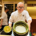 おにく 花柳 - ◎白ご飯は新潟魚沼産の雪椿。