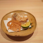 味幸 - 甘鯛鱗揚げと蓮根チップス