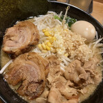 肉盛り みそラーメン 侍倶楽部 - 