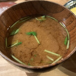 とんかつ 乃ぐち - 赤だし（おかわり自由）