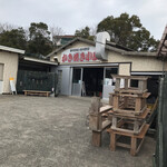 小長井町漁協直売所 - ☆直売所の隣りは、かき焼き小屋