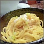 175°DENO担担麺 - 【限定】冷汁担担麺を大盛りにすると、大盛り分の麺は別皿提供。