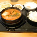 Hachihachi - ランチのスンドゥブ定食