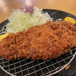 とんかつ玉藤 - 熟成ロースカツ定食のメイン 160g