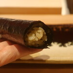 鮨 しみづ - 炊き立てのシャリと山葵の巻物