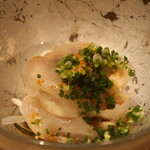 鮨 しみづ - 10日間熟成 宮崎県産トラフグの白子炙り、身、皮のポン酢仕立てアップ