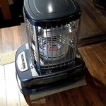 十割手打 そば処 百百百百 - ストーブ