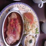 ABC食堂 - 本日のランチ（ポークソテーサルサソースがけ・ナスのミートグラタン）