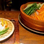 ダイナミックキッチン＆バー 燦 - 付き出しの野菜