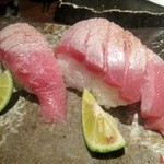 ダイナミックキッチン＆バー 燦 - 大とろにぎり