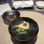 ことわりをはかるみせ ばんどう - "出汁"一本釣りの本枯れ節　青海苔、真鯛、子玉葱