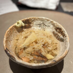 ことわりをはかるみせ ばんどう - 二杯目、三杯目はお出汁を掛けてわさびと