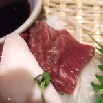 どまん中 - 馬刺しは新鮮！