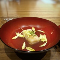 Goh - ◆河豚　豆乳　生姜・・・三原豆腐さんとコラボされた「白子豆腐」に河豚のコンソメソース。 塗り椀の蒔絵が素晴らしい。たまたま見つけられて丁度14客あったそう。