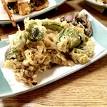 そばの実 - 野菜の天ぷらにはぜんまい、ふきのとう、むかごが
