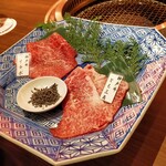 牛屋 銀兵衛 銀座本店 - 赤身1種　霜降り1種塩