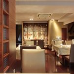 チャイナ 三丁目 - <'13/06/07撮影>店内のテーブル席の風景です