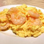 チャイナ 三丁目 - <'13/06/07撮影>サービスランチ 1000円 の芝エビと玉子の炒め(塩味)