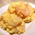 チャイナ 三丁目 - <'13/06/07撮影>サービスランチ 1000円 の芝エビと玉子の炒め(塩味)