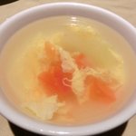 チャイナ 三丁目 - <'13/06/07撮影>サービスランチ 1000円 の玉子スープ