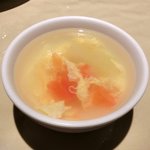 チャイナ 三丁目 - <'13/06/07撮影>サービスランチ 1000円 の玉子スープ