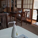 そば家やまき - テーブル席全６卓の一部(R5.1.22撮影)