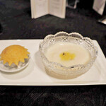 故宮 - 杏仁豆腐と中国カステラ