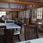 そば家やまき - テーブル席全６卓の一部(R5.1.22撮影)