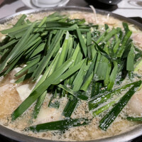 博多もつ鍋 やま中 博多店 - もつ鍋(みそ味) 1人前2200円