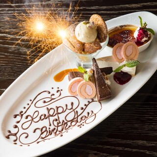 誕生日や記念日には当店でAnniversaryプレートを！