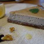 shizenshokudoukohitsujiyabaihareruyakafe - 豆腐チーズケーキ