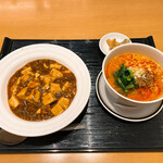 泰平飯店 - 【2022年11月】四川麻婆豆腐飯ハーフ担々麺セット＠1,200円。