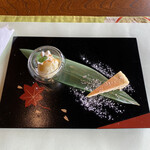 昭和モダン珈琲 茶楽音。 - チーズケーキとバニラアイスほうじ茶ソースかけ