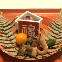 筑紫亭 - ②前菜　ほうれん草 子持ち昆布 紅大根 とんぶり 金柑 鹿肉 ムカゴ 海老 万願寺唐辛子 エリンギ