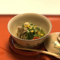 筑紫亭 - ⑦炊き合わせ アワビと蟹 ふきのとう 柚子 赤こんにゃく