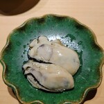 鮨 唐島 - カキの出汁で煮たカキ