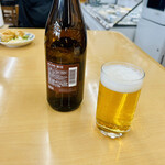 栄食堂 - ドリンク写真:瓶ビールはキリンラガービールの中瓶