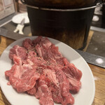 羊肉炭火焼 肉汁屋 - 