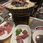 羊肉炭火焼 肉汁屋 - 