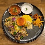 カレーとビリヤニとお酒 たびる - カレービリヤニ定食