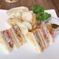 ポム・ダダン - 