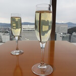 シェラトン広島 グラブラウンジ - 朝から飲める休暇…