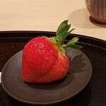 銀座 稲葉 - 大きなあまおう