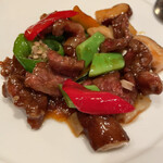 中華料理 頤和園 - 牛カルビと季節野菜のオイスター炒め､味付けも良く美味しいが、少し量が少ないかも