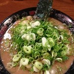 無鉄砲  大阪店 - スープ濃度ふつうの豚骨ラーメン