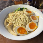 麺家 近 - つけ麺しょうゆ、煮卵トッピング♪